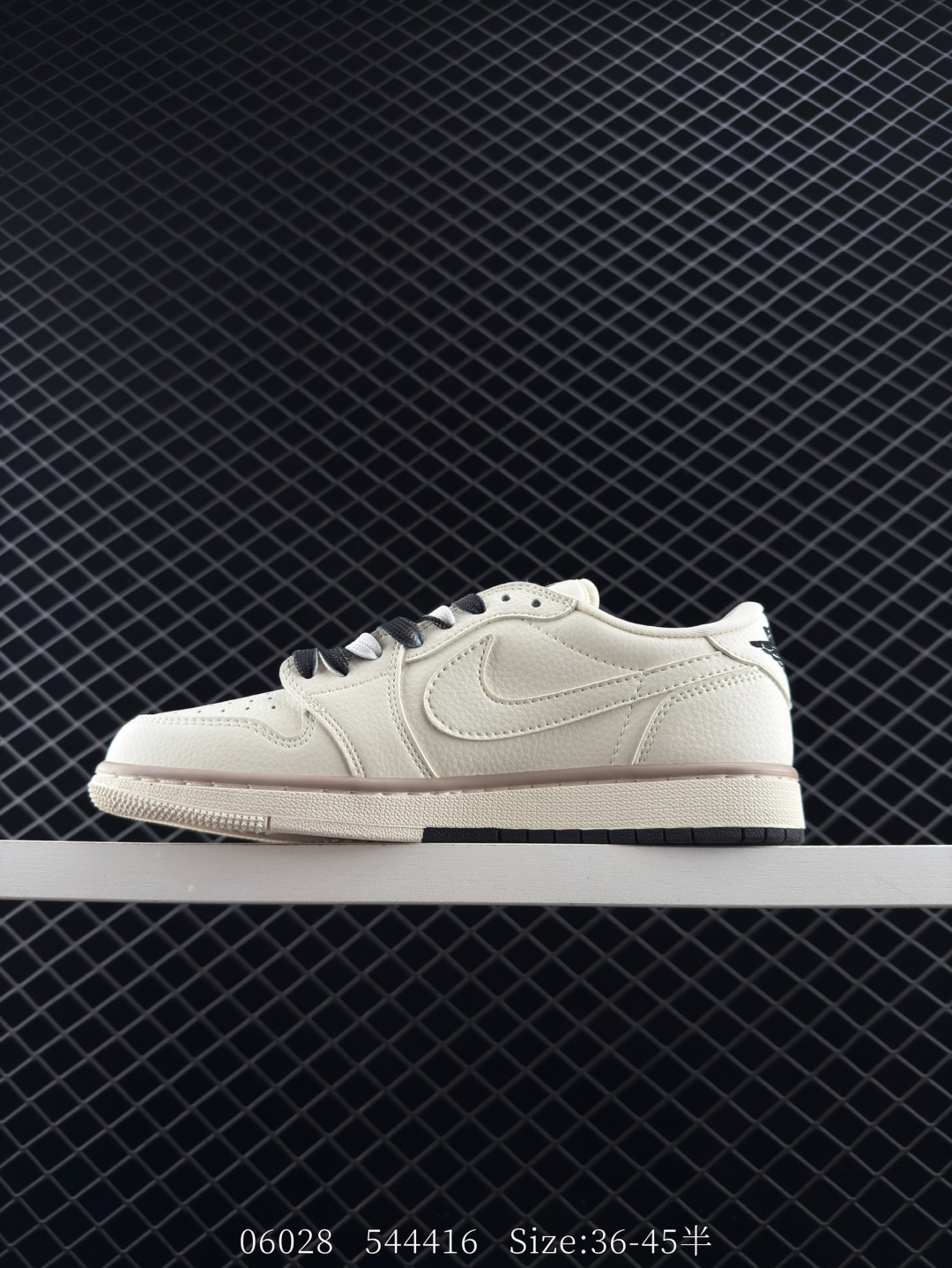 Travis Scott x Air Jordan 1 ” Reverse Mocha “